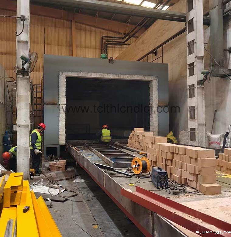 青岛台车式加热炉安装现场